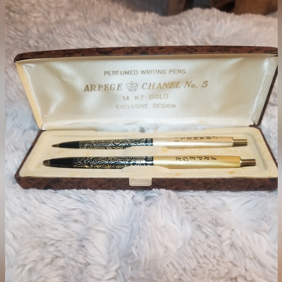 CHANEL Other - VINTAGE CHANEL N°5 SCENTED 14K FILLAGREE WRITING PENS